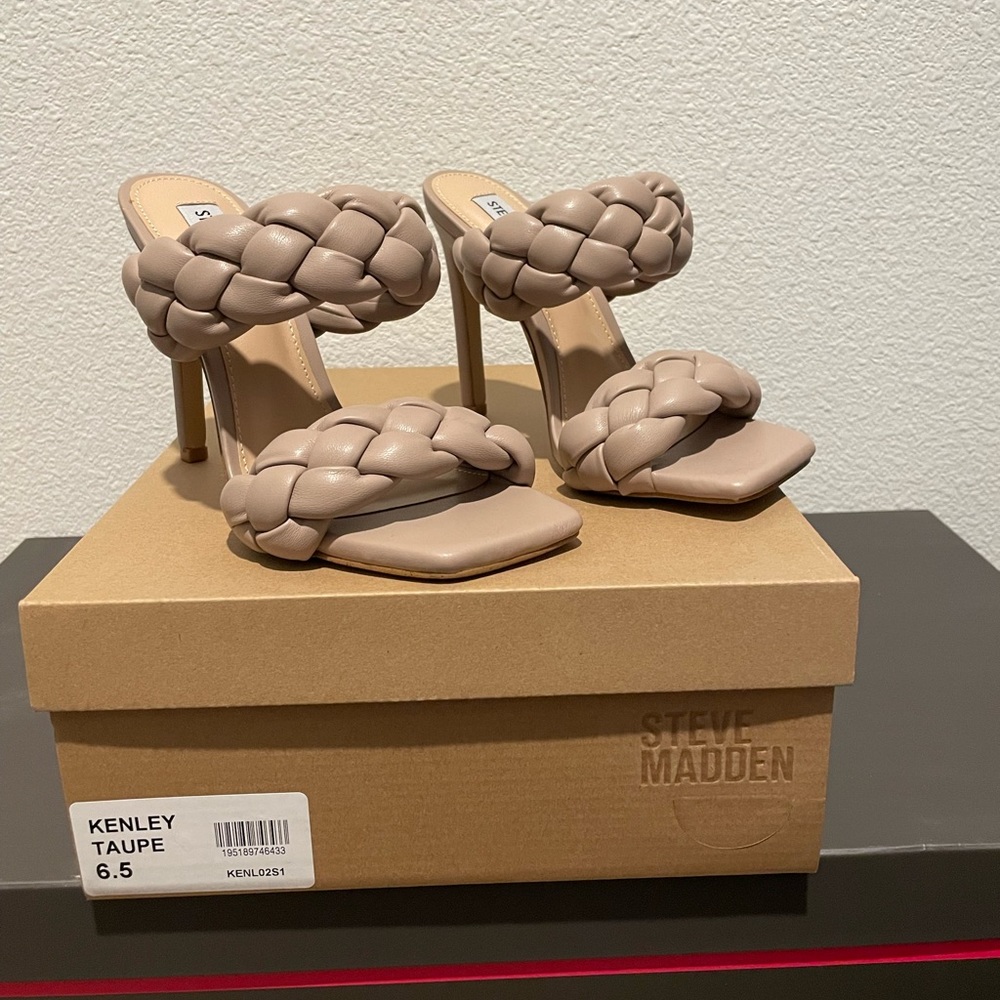 Steve Madden Kenley Taupe Heels